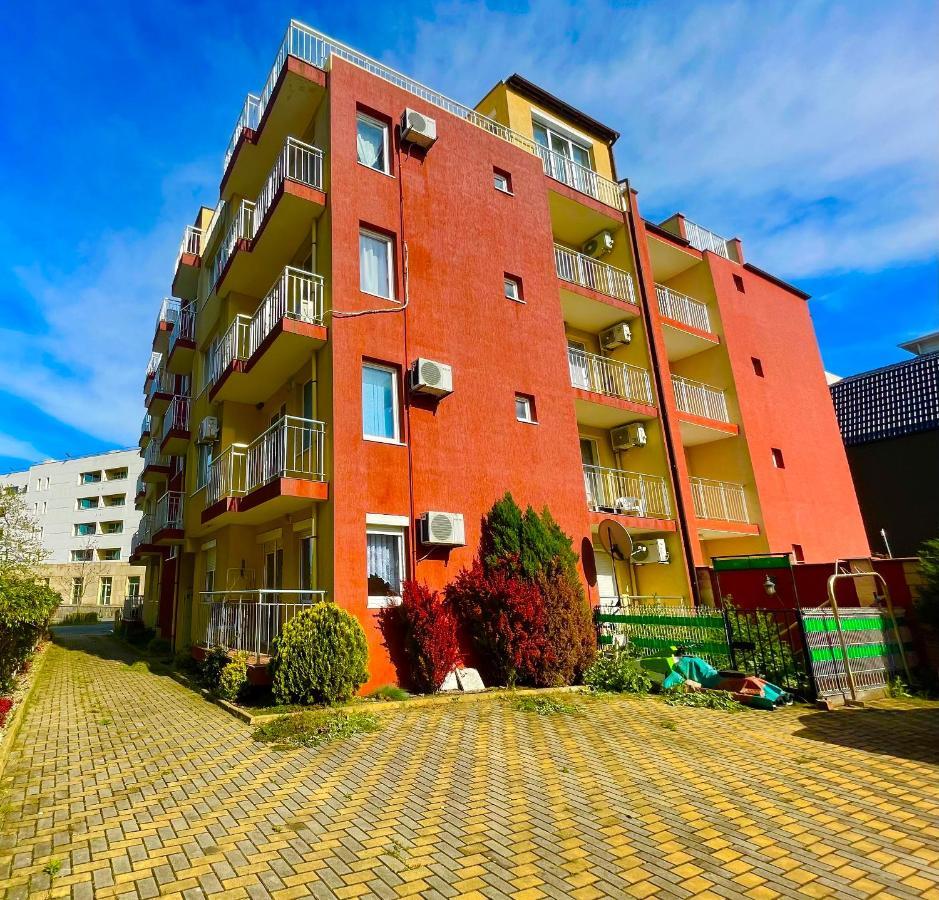 North Beach Apartments Primorsko Eksteriør bilde