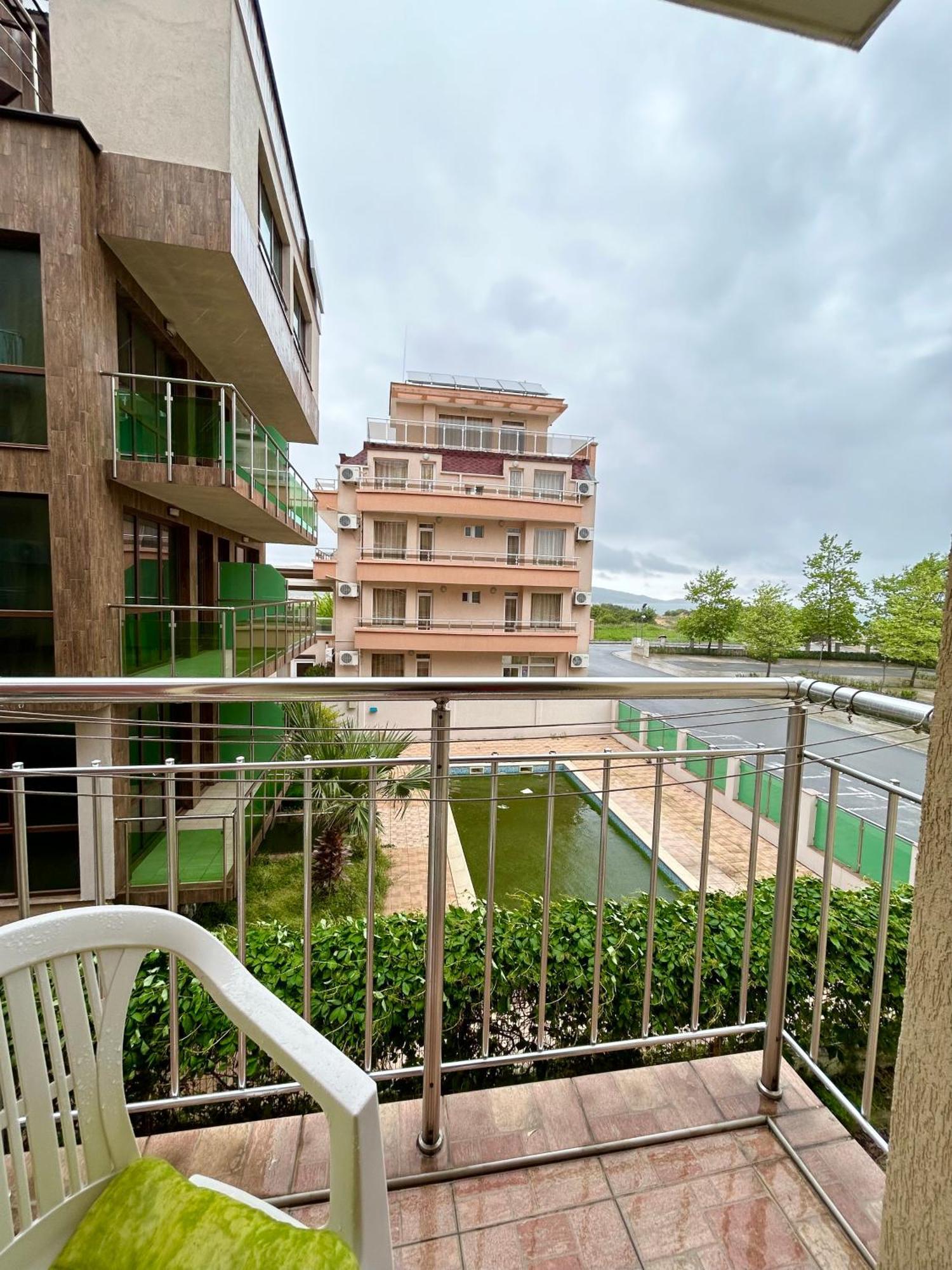 North Beach Apartments Primorsko Eksteriør bilde