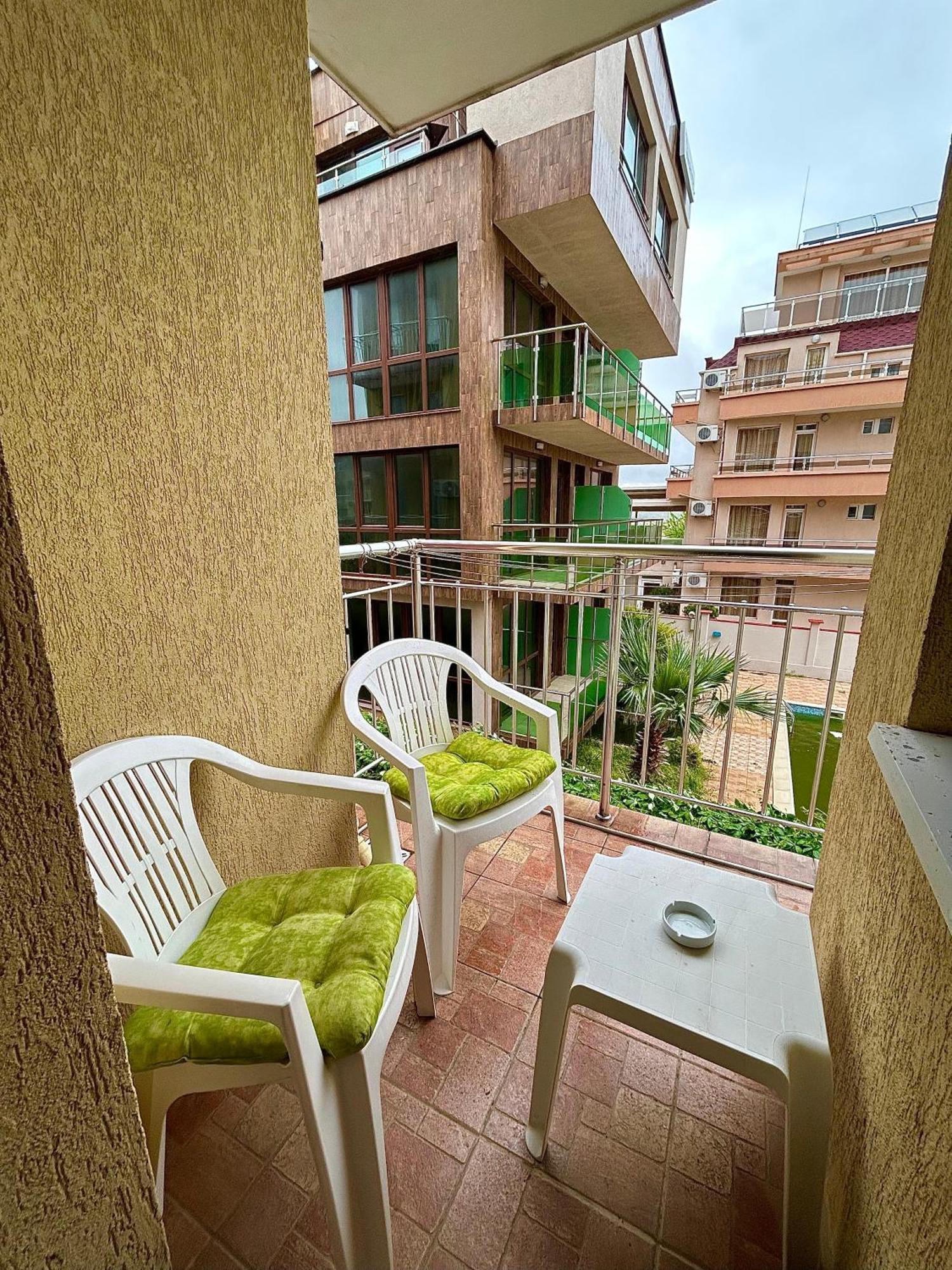 North Beach Apartments Primorsko Eksteriør bilde
