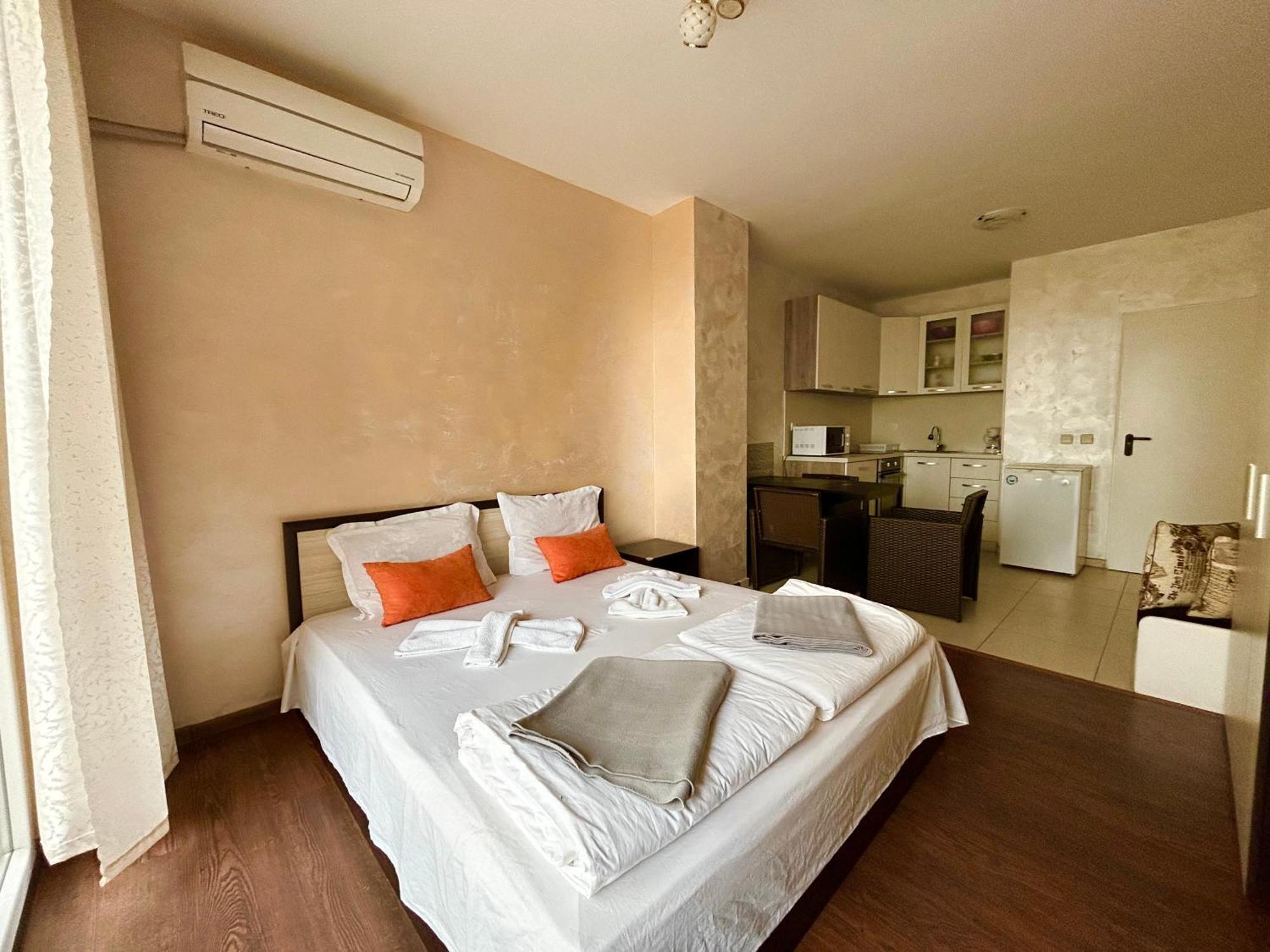 North Beach Apartments Primorsko Eksteriør bilde